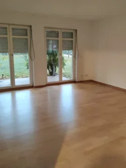 Wohnzimmer - Wohnung mieten in Schwielowsee - Wohnen und Entspannen: 3-Raum-Wohnung mit schöner Terrasse