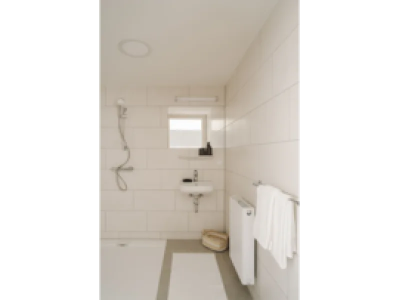 Badezimmer - Wohnung mieten in Leipzig - Möbliertes Apartment mit Balkon in mitten von Leipzig!