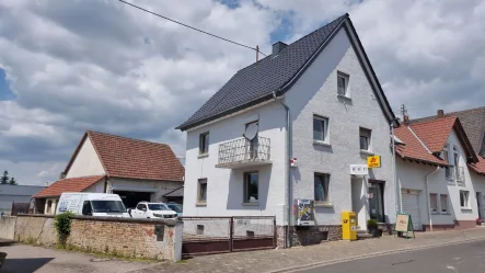 Haus mit Werkstatt - Haus kaufen in Waldalgesheim - EFH mit Laden und Werkstatt, groß, gepflegt u. kurzfristig verfügbar in Waldalgesheim zu verkaufen