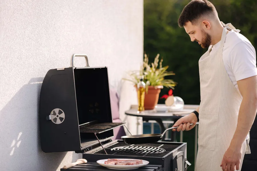 Sommerfeeling: Grillvergnügen auf dem sonnigen Südbalkon