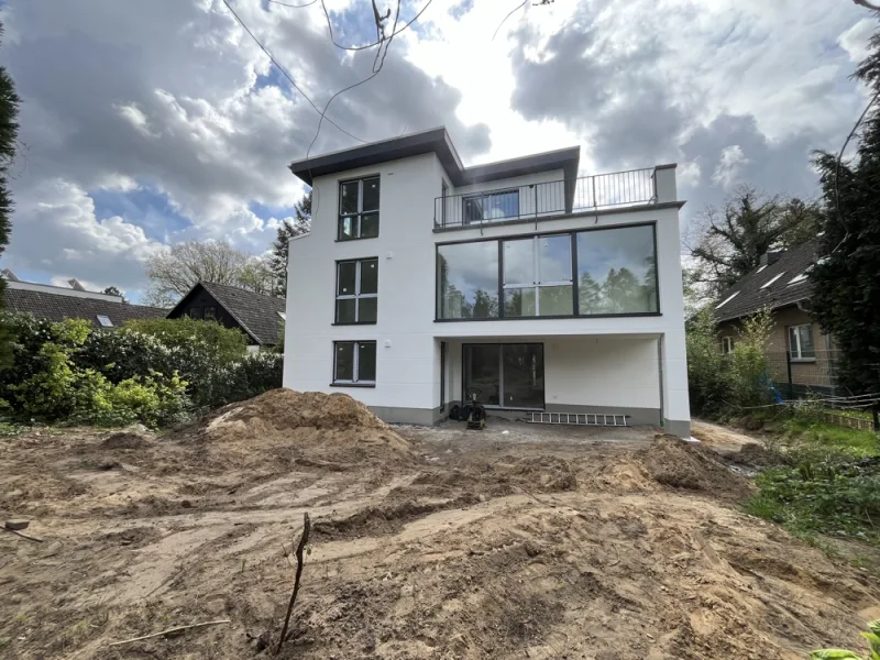 Gartenansicht - Wohnung kaufen in Hamburg - TRES - Alsterdorf von seiner schönsten Seite