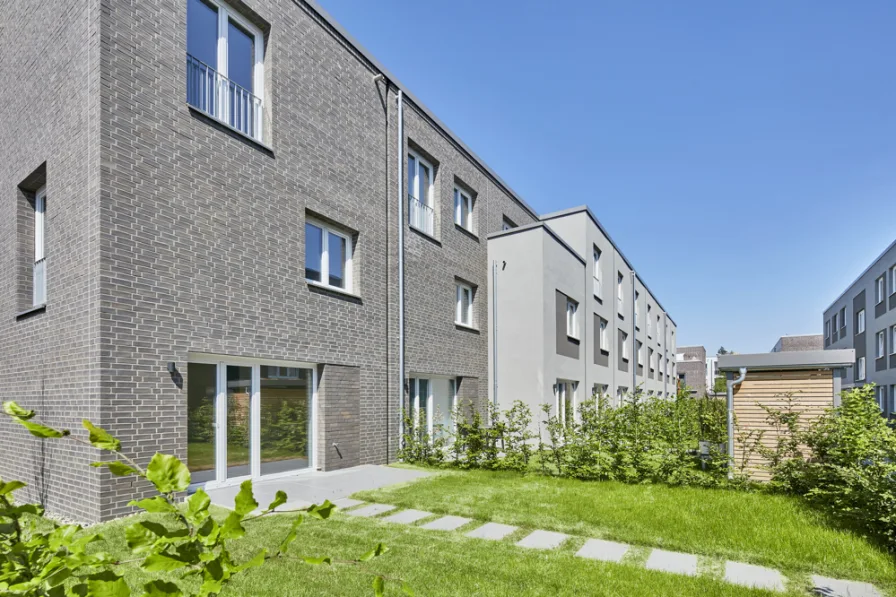 Rückansicht - Haus kaufen in Hannover - Neubau in der List - Viel Platz für die perfekte Work-Life-Balance