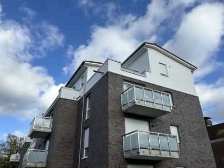 Hausansicht - Wohnung kaufen in Hamburg - PAULs Endetage: Sonne, Terrasse und Lift