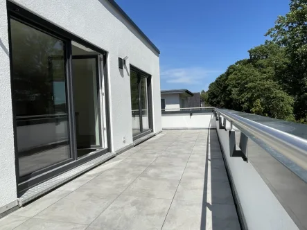 Dachterrasse links - Wohnung mieten in Hamburg - Am Brabandkanal: Penthouse mit Dachterrasse