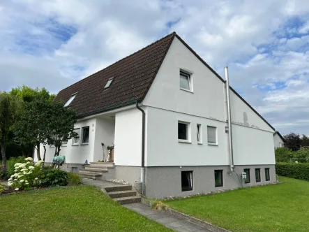 Ansicht - Haus kaufen in Heidenheim - großzügiges Einfamilienhaus in Heidenheim-Großkuchen zu verkaufen.