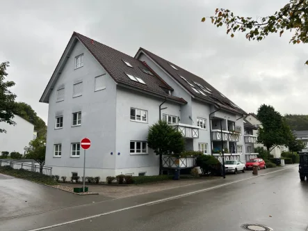 Ansicht - Wohnung mieten in Heidenheim - großzügige 4,5-Zi-DG-Wohnung mit 2 PKW-Stellplätzen in Heidenheim-Oststadt zu vermieten.