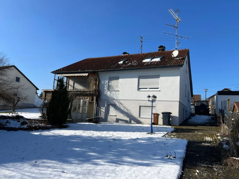 Ansicht Süd - Haus kaufen in Heidenheim - renovierungsbedürftiges Einfamilienhaus in Heidenheim-Oggenhausen zu verkaufen.