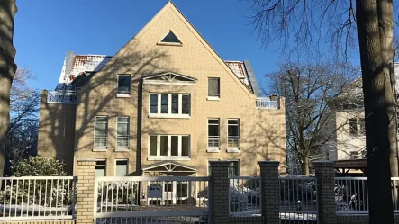 Straßenansicht - Wohnung mieten in Schwerin - Wohnung mit Seeblick - besser als Urlaub!