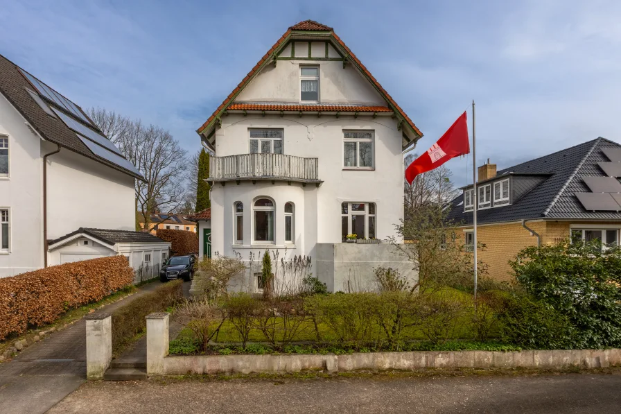 Jugendstil - Haus kaufen in Hamburg - Eine seltene Gelegenheit - Großzügige Jugendstilvilla in Alt-Rahlstedt
