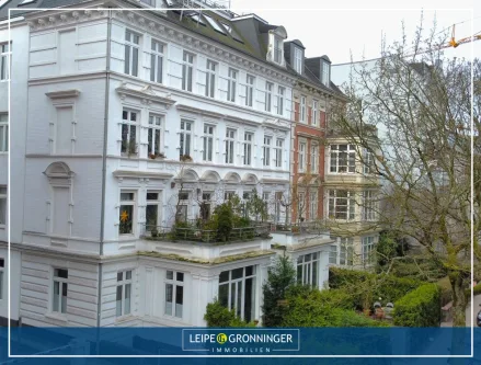 Titelbild - Wohnung kaufen in Hamburg / Eimsbüttel - Quasi Eimsbüttel - TOP geschnitte 3-Zimmer-Eigentumswohnungin begehrtem Altbauklassiker mit Balkon