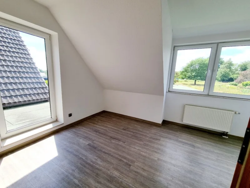 Zimmer im DG mit Dachterrassenzugang