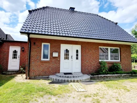 Frontansicht - Haus kaufen in Rohlstorf - VERKAUFT! Einfamilienhaus in Rohlstorf zu verkaufen.