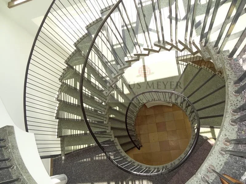Treppenhaus - Büro/Praxis mieten in Hamburg - Der Mietpreis ist fair - 2 Flächen an einem Treppenhaus, sehr effizient, Nh. BAB, Stellplätze