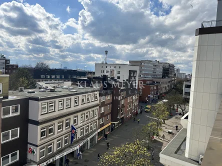 Blick vom Balkon - Büro/Praxis mieten in Hamburg - Ausblick - TOP Büro Praxis im Ärztehaus in 1a Lage der Fußgängerzone - direkt neben EKZ Billstedt -  Provisionsfrei