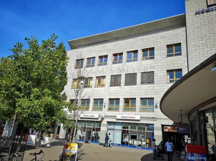 Ansicht  - Laden/Einzelhandel mieten in Hamburg - Lauflage gegenüber dem AEZ Poppenbüttel direkt am S-Bahnhof