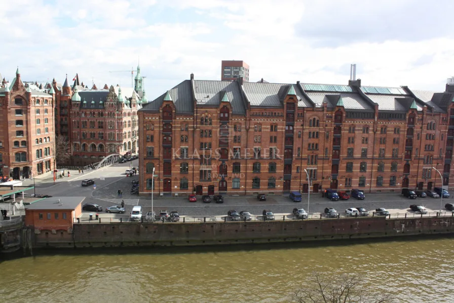 Ausblick gegenüber - Büro/Praxis mieten in Hamburg - Ausblick Speicherstadt