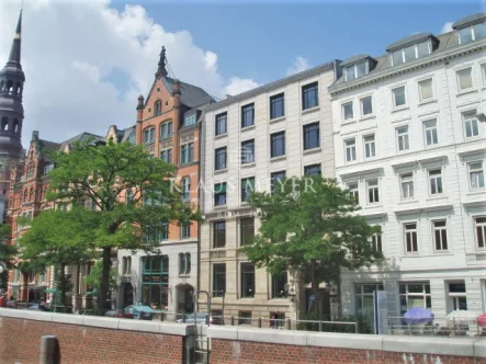 Umfeld  - Büro/Praxis mieten in Hamburg - PROVISIONSFREI - HOHE DECKEN - ein Loft-Büro Standort in der Hamburger Altstadt