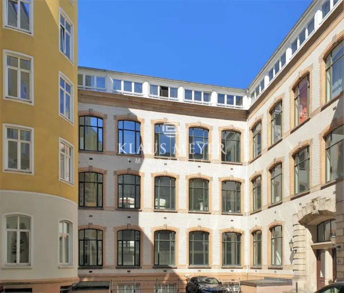 Ansicht Innenhfo - Büro/Praxis mieten in Hamburg - PROVISIONSFREI - HOHE DECKEN - ein Loft-Büro Standort in der Altstadt