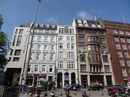 Ansicht + Umfeld - Büro/Praxis mieten in Hamburg - Lessing Haus - Blick auf den Gänsemarkt - tolle Büros mit hohen Decken über 3 m - provisionsfrei