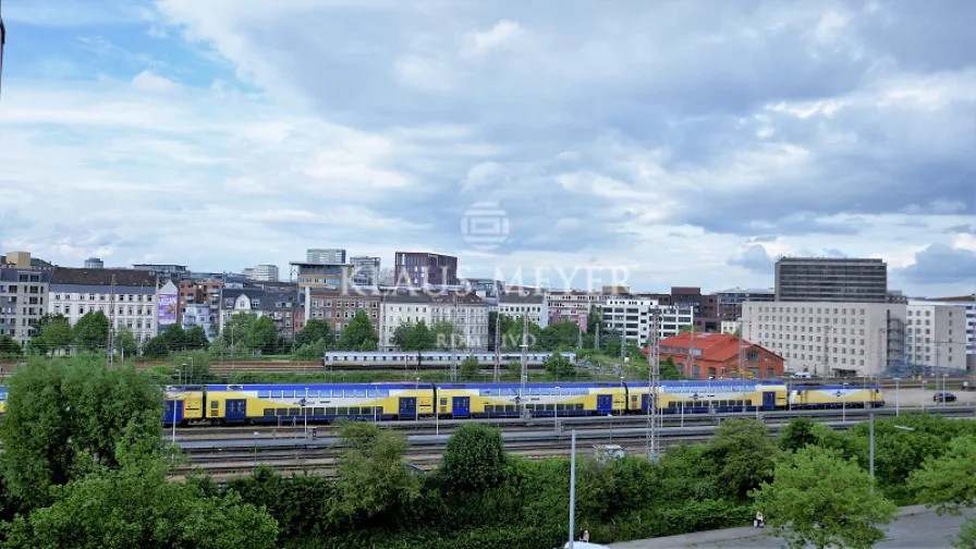 Weitblick - Büro/Praxis mieten in Hamburg - Provisionsfrei Lastenaufzug Büroloft faire Miete geringe NK - Ausblick - Nh. HafenCity