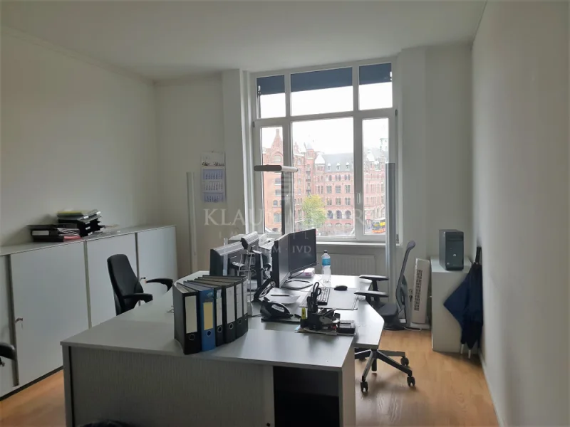 Blick auf die Speicherstadt - Büro/Praxis mieten in Hamburg / Altstadt - KLAUS MEYER IMMOBILIEN PROVISIONSFREI: historisches Büroensemble z.T. Blick auf die Speicherstadt