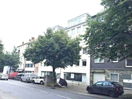 Straßenansicht  - Büro/Praxis mieten in Hamburg - Schönes Büro in zentraler Lage, 3 Räume, Fahrstuhl, TG, provisionsfrei, ab 96 m²