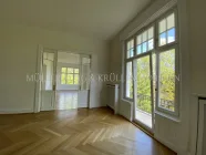 Balkonzimmer mit Blick in das Wohnzimmer