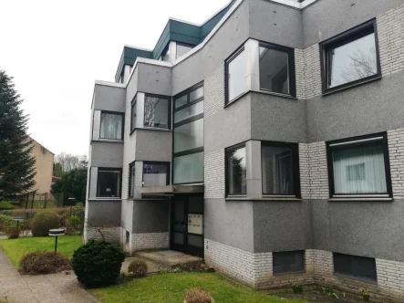 Außenansicht - Wohnung mieten in Hamburg - Schöne 2 Zimmer Wohnung im 2. Obergeschoss mit Westbalkon