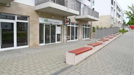 Außen Apotheke 1 - Laden/Einzelhandel mieten in Ahrensburg - + Gewerbefläche im Neubau Provisionsfrei +