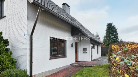 Seitenansicht - Haus kaufen in Salzhausen - + Ein- bis Zweifamilienhaus nahe Lüneburg +