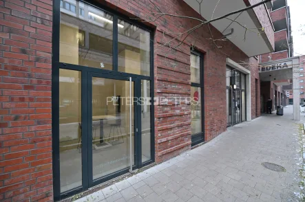 Schaufenster - Laden/Einzelhandel mieten in Hamburg - + Kleine Ladenfläche mit hoher Sichtbarkeit +