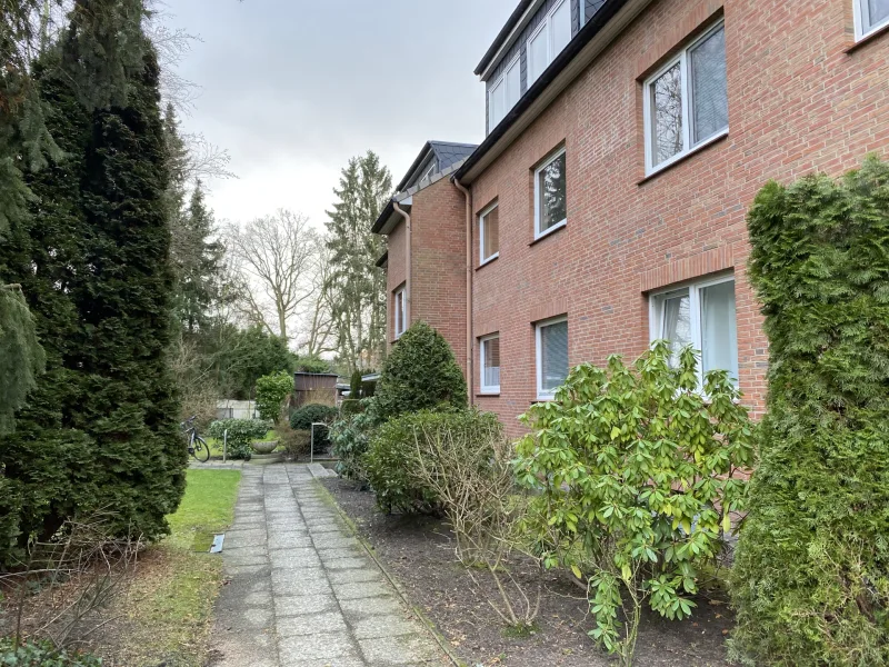 Hausansicht - Wohnung kaufen in Hamburg - Schöne 3-Zimmer-Wohnung in guter Lage mit PKW-Garagenplatz!