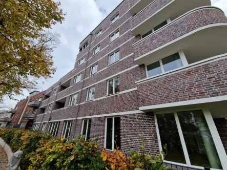 Hausansicht, Steilshooper StrasseI - Wohnung kaufen in Hamburg-Barmbek - Neubau/Erstbezug - 2-Zimmerwohnung mit Balkon an der Hellbrookstraße