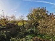 Ausblick über Garten und Landschaft