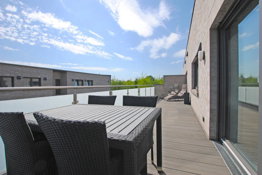 Großzügig! Die Südterrasse - Wohnung kaufen in Pinneberg - Reserviert I Energieeffizient! Sonnige Penthouse-Wohnung in Pinneberg