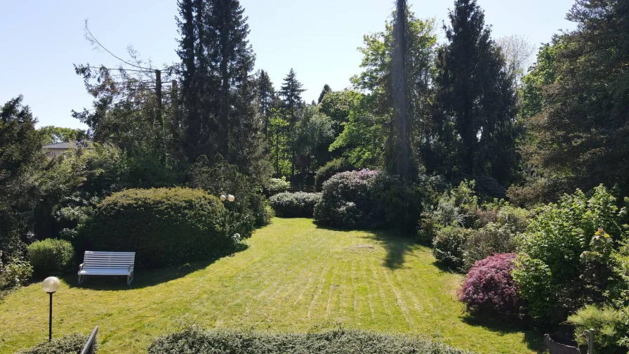 Gartenansicht  - Grundstück kaufen in Norderstedt / Glashütte - Reserviert - Vielseitiges Baugrundstück für EFH/DH/MFH – max. ca. 280 m² Wfl.