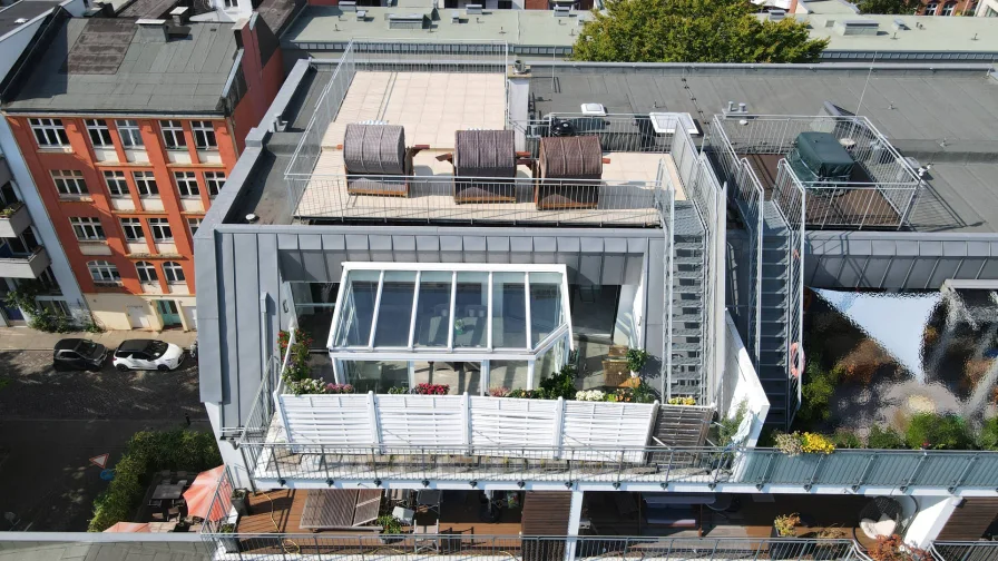 Rückansicht 02 - Wohnung kaufen in Hamburg - In bester Lage von St. Georg mit einer ca. 56 m² großen Dachterrasse und Blick über Hamburg