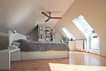 Das Schlafzimmer mit Terrassenzugang