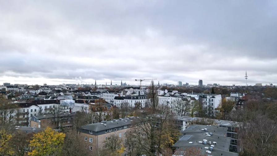 Der Blick aus Wohn- und Schlafzimmer