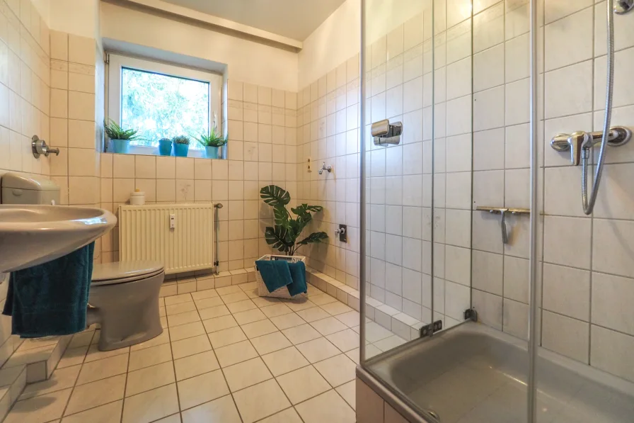 geräumiges Badezimmer