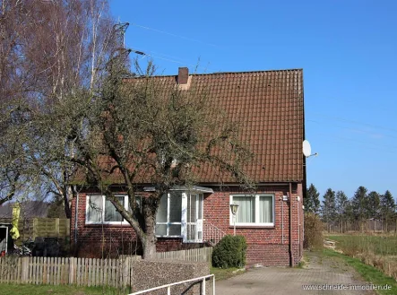 Hausansicht - Haus kaufen in Hamburg / Altengamme - Vermietetes Zweifamilienhaus auf Erbpachtgrundstück in Altengamme