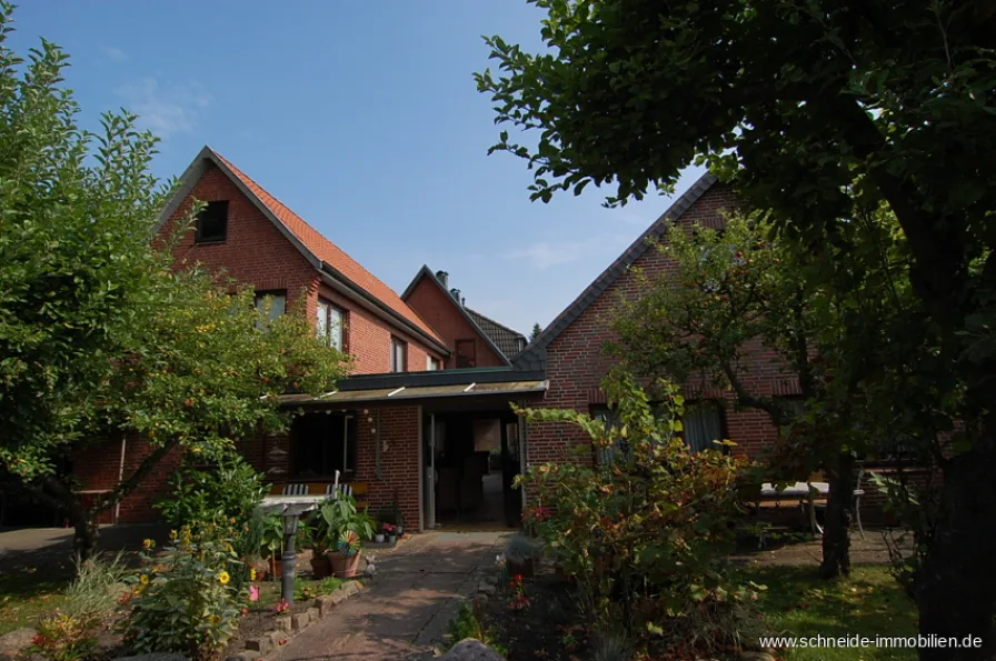 Gebäuderückseite - Blick zum Windfang