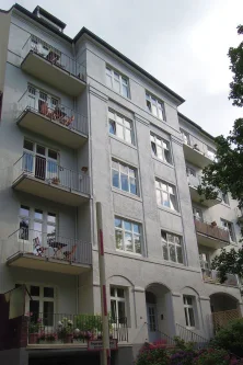 Gebäudeansicht - Wohnung mieten in Hamburg - Moderne 3-Zimmer-Wohnung mit Balkon in Eimsbüttel