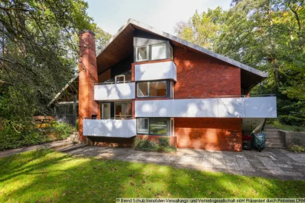 1 Terrassenseite - Haus kaufen in Hamburg - Architektenhaus auf großzügigem Grundstück mit idyllischem Baumbestand