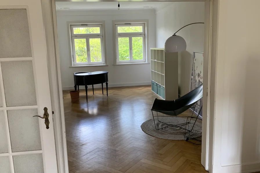 Ansicht - Wohnung kaufen in Hamburg - DREAMHOUSE Immobilien: Zwischen Alster und Stadtpark - möblierte Altbauwohnung
