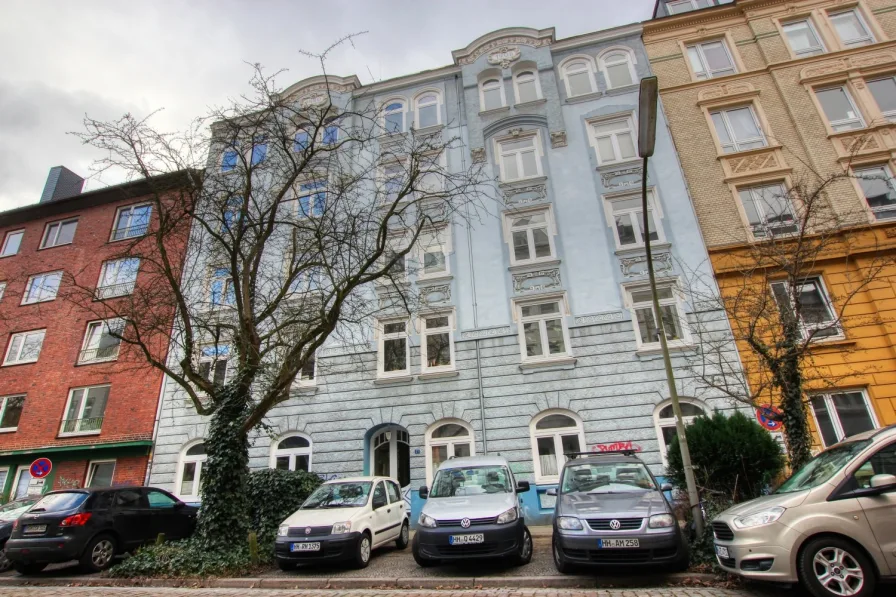 Ansicht - Wohnung kaufen in Hamburg - DREAMHOUSE Immobilien: Ideal geschnittene Jugendstilwohnung - mittendrin und doch ganz ruhig