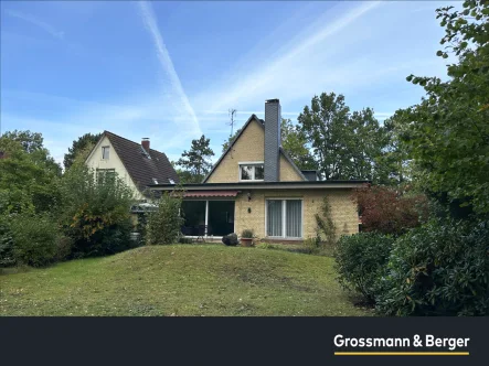 Ansicht Garten - Haus kaufen in Hamburg - Familienidyll im Dornröschenschlaf