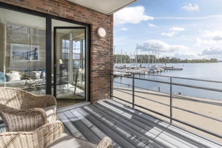 Terrasse (Musterwohnung) - Wohnung kaufen in Lübeck-Travemünde - Traveblick! Exklusiver Erstbezug direkt an der Marina