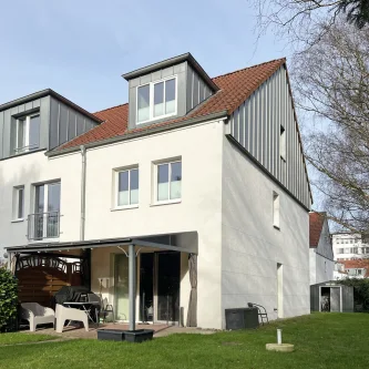 Ansicht - Haus kaufen in Hamburg - Vermietetes Energiesparhaus in Tonndorf