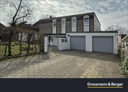 - Haus kaufen in Ahrensburg - Familienidylle pur: Großzügiges Zweifamilienhaus